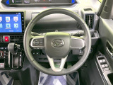 【純正革巻きステアリング】上質な革を使用することで、手にしっかり馴染みとても運転しやすいハンドルです♪