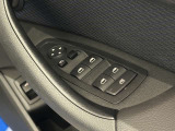 ドアミラー調整とパワーウインドウスイッチは操作し易い位置に装備されております