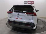 納車前にしっかり点検してお渡ししております。全店舗サービス工場も併設しております。納車後も安心してお任せ下さい。