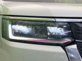 【シーケンシャルターンランプ付きLEDヘッドライト】人気の『流れるウィンカー』付きのLEDヘッドライトを装備♪高級感はもちろん、点灯時は存在感たっぷりで他車からも認識されやすく安心です。