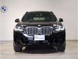 BMW代表的な特徴のキドニーグリル。BMWのすべてのモデルに採用され、BMWらしさを強調しております。