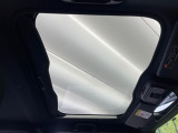 【ガラスルーフ】ガラスルーフ搭載で車内の解放感が一気にアップ!開放的なドライブをお楽しみいただけます。