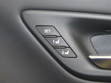 運転席は二人分のシートポジションを記憶します。