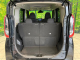普段のお買い物や通勤、送迎等に十分な荷室スペースを確保しております。セカンドシートを倒すと、大きな荷物の積載も可能です♪