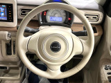 【純正革巻きステアリング】上質な革を使用することで、手にしっかり馴染みとても運転しやすいハンドルです♪