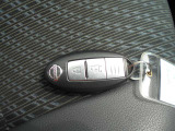 ご希望車の細部の写真をメールで送らせていただいております。来店ができない方でも指定いただいた箇所など何枚でもお送りいたします。