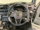 納車前にはプロのメカニックが点検、整備を行いますので安心してお乗り頂けます!!