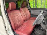 運転席シート廻りは使用感も少なく、良好な状態となっています。丁寧に使われていたことがよくわかりますね。