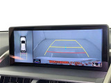 バックモニター付なので後退時に後方が見えるので安心。 車は構造上、死角がたくさんなので万が一を考えると必須ですね。 あくまで補助の為の装備、バックは目視で確認する事が重要ですよ。