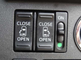 【両側パワースライドドア】スマートキーや運転席のスイッチで後席両側スライドドアの開閉が可能♪電動だから力を入れてドアを開ける必要が無く、小さなお子様でも簡単に開け閉めでき快適です♪