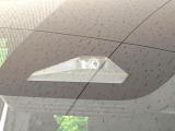 【トヨタセーフティセンス】走行中に前方の車両等を認識し、衝突しそうな時は警報とブレーキで衝突回避と被害軽減をアシスト。より安全にドライブをお楽しみいただけます。