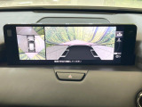 【360&deg;ビューモニター】専用のカメラにより、上から見下ろしたような視点で360度クルマの周囲を確認することができます☆死角部分も確認しやすく、狭い場所での切り返しや駐車もスムーズに行えます。