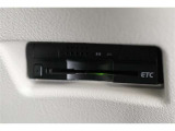 【ETC】 高速道路料金所での小銭の出し入れや雨天時における窓の開け閉めなどの煩わしさが解消できます。料金所の通過もスムーズで快適ですよ。