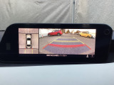狭い場所での駐車やすれ違いなどでより的確な運転操作に役立つ360&deg;ビューモニターが装備されています。