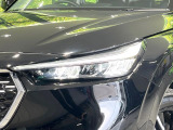 【シーケンシャルターンランプ付きLEDヘッドライト】人気の『流れるウィンカー』付きのLEDヘッドライトを装備♪高級感はもちろん、点灯時は存在感たっぷりで他車からも認識されやすく安心です。