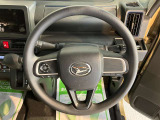 ダイハツディーラーでは「ダイハツ認定U-CAR」という基準を設け、車選びに詳しくないお客様でも「安心して選べる」をご提供しています。