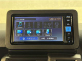 Bluetooth対応、CD/DVD再生機能付き。お好きな音楽を聴きながらのドライブは楽しいですよね〜♪