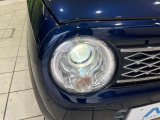 【HIDヘッドライト】非常に明るく前方を照らしてくれるので、悪天候や夜間の走行時も視界良好で安心してお乗りいただけます。