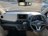 運転席まわりです。細かいオプションなど、気になるところがあればお気軽にメールやお電話等でお問合せください。