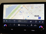 G-Link契約でご利用いただけるセンター通信型のナビ機能「コネクティッドナビ」を装備。従来のナビゲーションよりもリアルタイムな情報提供を可能にしました。