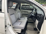 運転席・助手席です