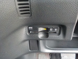 運転席から各種ボタンの操作がしやすいように設計されたデザイン。ドライブなでもスマートに操作ができます♪