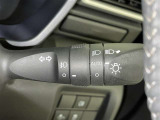 【オートライト】車外の明るさに応じて自動的にライトの点灯・消灯をしてくれます