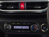 車内を快適に、オートエアコンを装備しています。