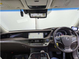 高級感のある運転席回り♪乗っていて落ち着けるデザインです。もちろん使い勝手もとても良いです。