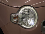 消費電力の少ないLEDヘッドランプを採用。豊かな光質と、自然光に近い光質で、夜間のドライブの安全をサポートします。