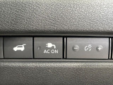 【パワーバックドア】スマートキーや運転席のボタンを押すだけでリアゲートが自動で開閉します!荷物を持っている時や、高い位置にあるバックドアを閉める際に便利な機能です♪
