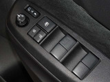 電動格納式ドアミラー・パワーウインドウを装備しています。