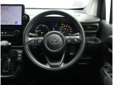 各操作スイッチなどもハンドルから手を放すことなく操作可能で安全運転に支援いたします!