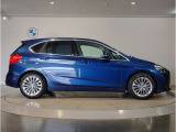 BMWでは重量配分にもこだわりがあり、FRモデルでは50:50とFFモデルでも60:40と前後の重量バランスにこだわり、軽快なハンドリングを実現しております。