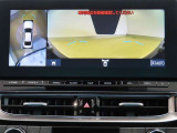 車両を上から見たような映像を映し出すパノラミックビューモニター付きです。
