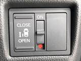 【パワースライドドア】スマートキーや運転席のスイッチでスライドドアの開閉が可能♪電動だから力を入れてドアを開ける必要が無く、小さいお子様でも、重い荷物を持っている時もラクに開け閉めできます♪