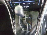 スムーズなCVT(無段変速機)によるシフト操作は、加速時も変速ショックが少なく、快適な走行を実現します