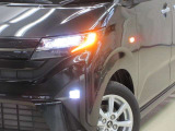 LEDヘッドライトです。デザイン性がよくとても明るいので、夜間の走行や悪天候でも安心です。しかも長寿命!