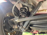 お車を安心してお乗りいただく為には、足回りの定期点検が欠かせません。サービスサポート(有償保証)では無料点検もご提供しており、安心のカーライフをお過ごしいただけるサポート体制が整っています。
