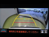 バックガイドモニターで、後方を確認しながら安心して駐車することができます。運転初心者も熟練者も必須の機能ですよ!
