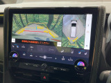 【パノラミックビューモニター】専用のカメラにより、上から見下ろしたような視点で360度クルマの周囲を確認することができます☆死角部分も確認しやすく、狭い場所での切り返しや駐車もスムーズに行えます。