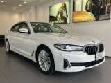【BMWの伝統-2】時代を超える美しさ。磨き抜かれたエアロダイナミクスが瞳を奪う。一目で伝わるスポーティーなプロポーションは、BMWの走行性能を生み出すのに欠かせない要因の一つです。
