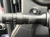 【オートワイパー(AUTO)】雨が降り出した時に、雨滴検出用センサー(レインセンサー)が雨滴を感知すると、自動でワイパーが動作します。