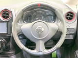 インテリアに合わせたデザインのステアリングは、運転される方のことも考え、運転しやすい形状、大きさです。是非一度、実際に触ってお確かめください。