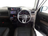 視界良好、操作しやすい運転席です。