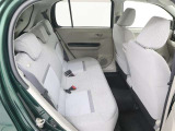 ゆとりある広々とした車内空間は、ドライブを始め買い物やレジャーなど、幅広く活躍します。一人でもみんなとでもお出かけを楽しみましょう!