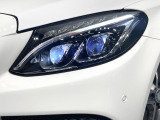 ●LEDヘッドライト:夜間走行時も良好な視界を確保し安心して運転できる高輝度LEDヘッドライトを装備!点灯速度が早く、消費電力も抑えられています。