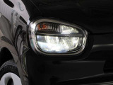 消費電力が少ない【LEDヘッドライト】を採用。点灯してすぐに最大光量を発揮するので、トンネルなど周囲が急に暗くなった場合でも安心です