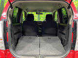普段のお買い物や通勤、送迎等に十分な荷室スペースを確保しております。セカンドシートを倒すと、大きな荷物の積載も可能です♪