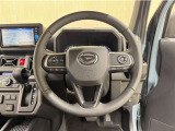 ステアリングスイッチ搭載!手を離さずに手元のスイッチで操作が可能。運転中、視線をそらさなくても操作ができて安全です!